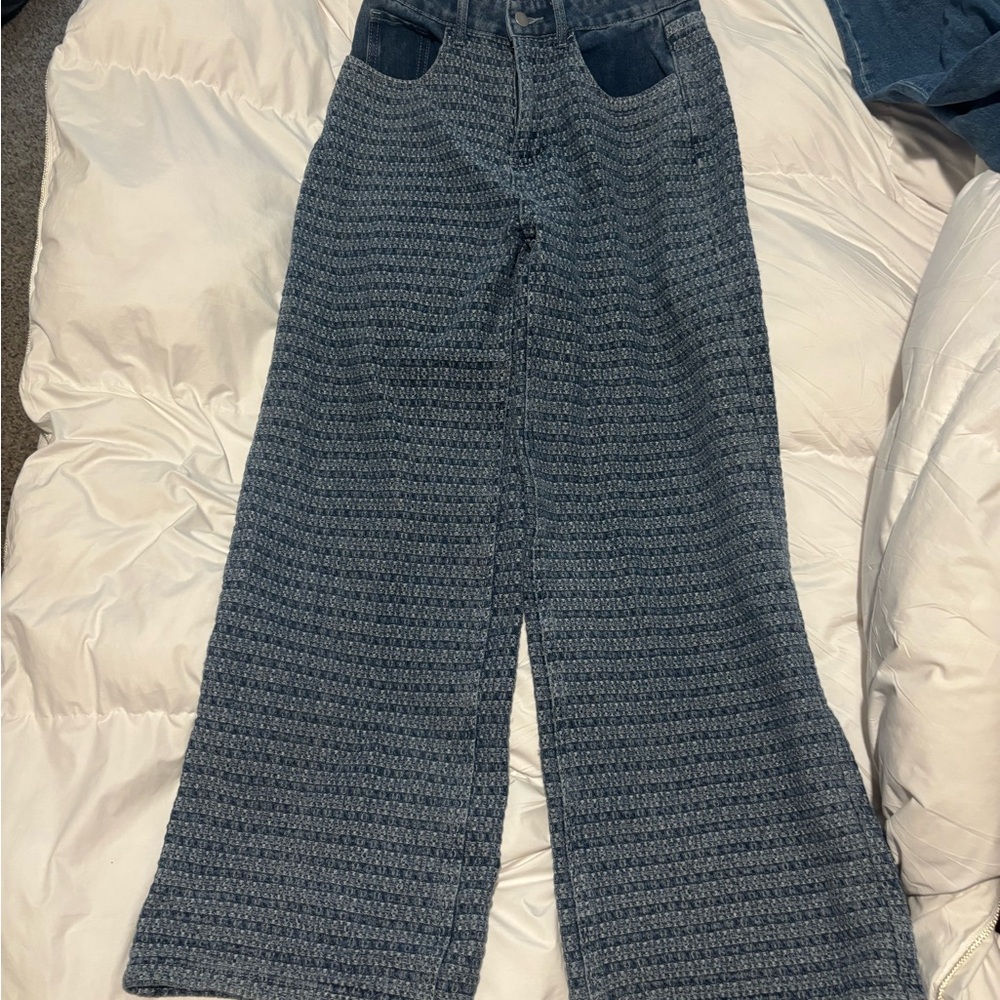 Stylish Blue Patterned Wide-Leg Jeans